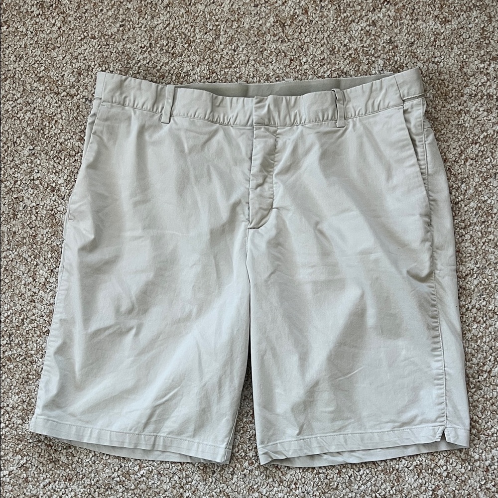 Nike Men's Light Tan / Khaki Flat Front Golf Shorts - Size 36